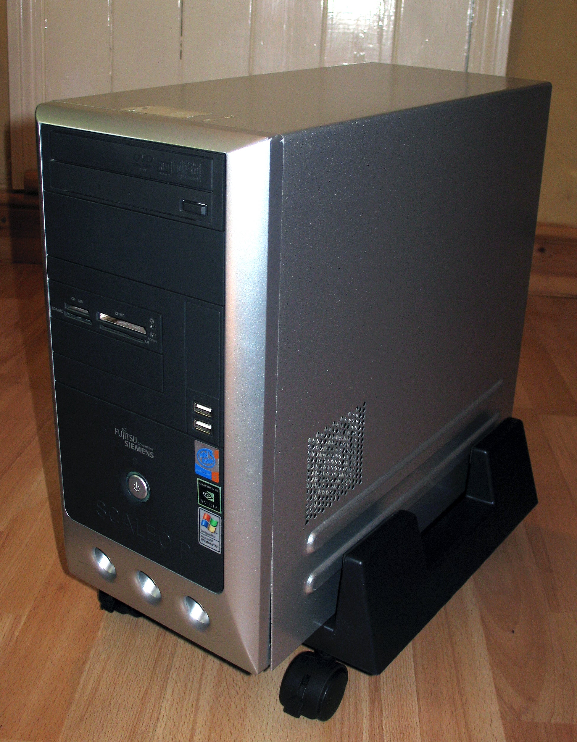 Adjustable Mobile Desktop PC Case / Server Stand - Antistatic - Netbit UK