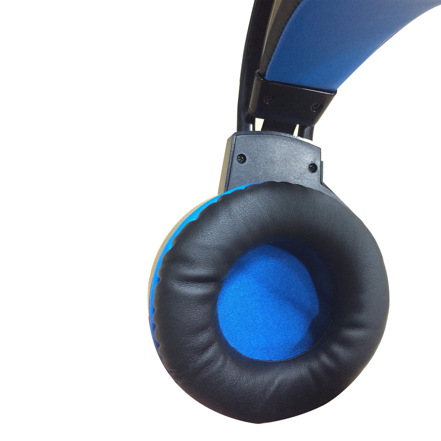 Padded ear muff of a Pro Gaming USB Stereo Headset with Mic - Netbit UK