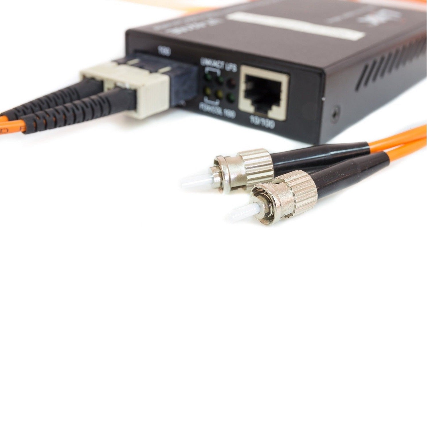 1000Base-T to 1000BASE-FX Multimode Fibre Media Converter, SC Connector (up to 2000m) (INSIXTMC1000SC)