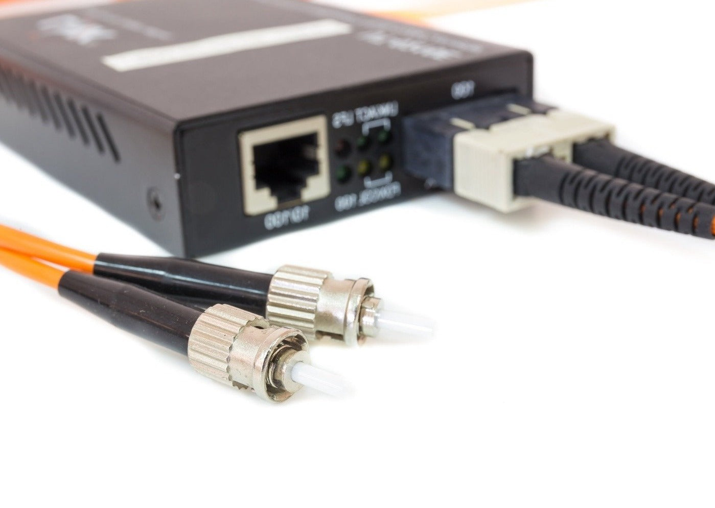 1000Base-T to 1000BASE-LX Singlemode Fibre Media Converter, SC Connector (up to 5000m) (INSIXTMC1000SC-S)